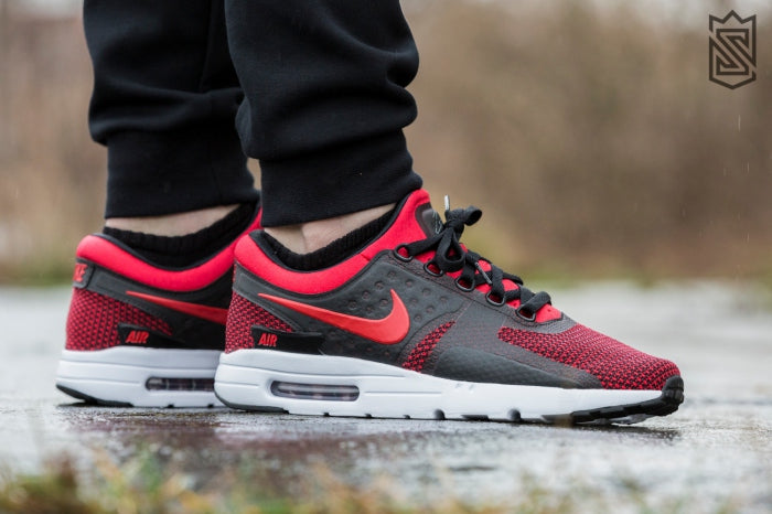 Nike air max zero essential rot hotsell